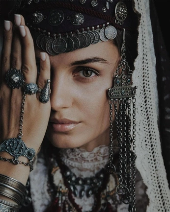 A cover of "Arménie" cluster. The owner is quentin.mbf. The cluster consists of 2 elements.