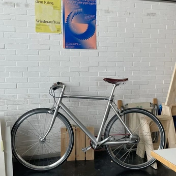 A cover of "bicycles" cluster. The owner is kervran. The cluster consists of 33 elements.