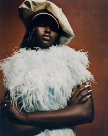 A cover of "r" cluster. The owner is neilessadi. The cluster consists of 24 elements.