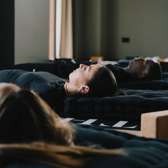 A cover of "nidra" cluster. The owner is soymajorie. The cluster consists of 4 elements.