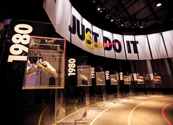 A cover of "retail inspo" cluster. The owner is ahamli7. The cluster consists of 7 elements.