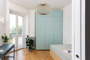 A cover of "Abode" cluster. The owner is bruce. The cluster consists of 631 elements.