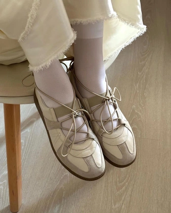 A cover of "Shoes" cluster. The owner is punzoc0rtante. The cluster consists of 6 elements.