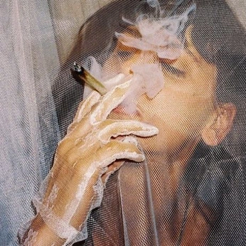 A cover of "ache and eyes" cluster. The owner is kordiie. The cluster consists of 32 elements.