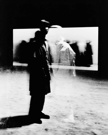 A cover of "b l u r r e d" cluster. The owner is cembise. The cluster consists of 4 elements.