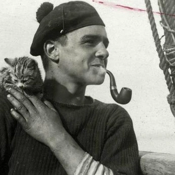 A cover of "f a c e s  t o  d r a w" cluster. The owner is cembise. The cluster description is "faces that i find interesting ". The cluster consists of 28 elements.