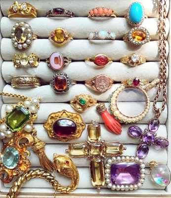 A cover of "Bedazzled" cluster. The owner is misswalker. The cluster consists of 3 elements.