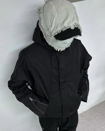 A cover of "Fshn" cluster. The owner is lvrswhouncover. The cluster consists of 13 elements.