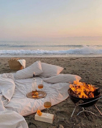 A cover of "Romance" cluster. The owner is kendallgreene. The cluster consists of 8 elements.