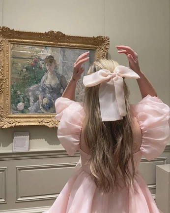 A cover of "the girl with a ribbon" cluster. The owner is arietis. The cluster consists of 20 elements.