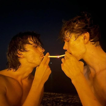 A cover of "Love" cluster. The owner is cvntnes. The cluster consists of 30 elements.