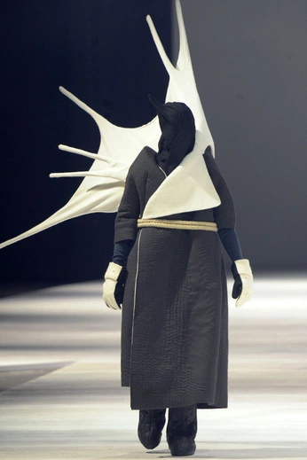 A cover of "Fashion isnpo" cluster. The owner is khatzdaniel. The cluster consists of 3 elements.