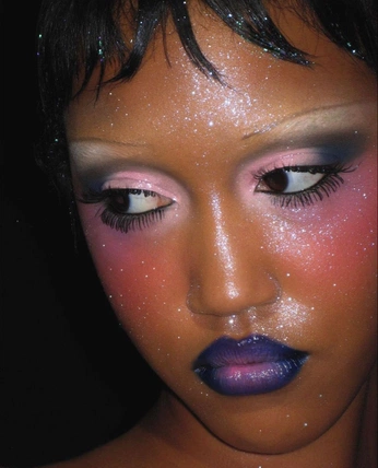 A cover of "Makeup" cluster. The owner is curby. The cluster consists of 13 elements.