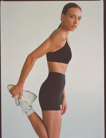 A cover of "Model" cluster. The owner is havesomeagency. The cluster consists of 23 elements.