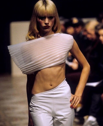 A cover of "fashion" cluster. The owner is fatherlars. The cluster consists of 2 elements.