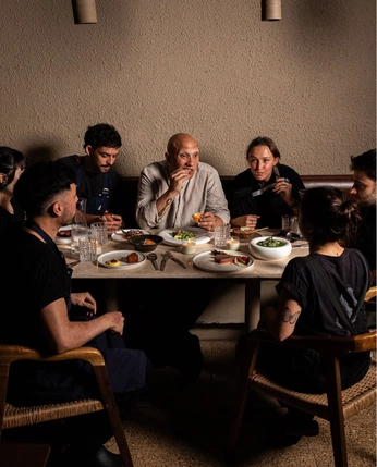 A cover of "Køben restaurant" cluster. The owner is eliassen. The cluster consists of 46 elements.