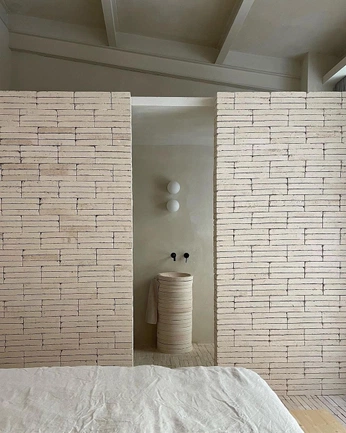 A cover of "Interior spaces" cluster. The owner is vieron. The cluster consists of 8 elements.