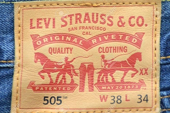 A cover of "Utility Materials Label" cluster. The owner is awade. The cluster consists of 1 element.