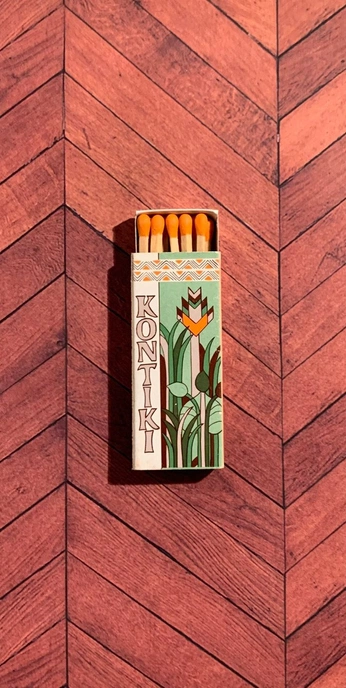 A cover of "cabana babes" cluster. The owner is nsnyow. The cluster consists of 3 elements.