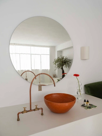 A cover of "Bathroom" cluster. The owner is cloudy. The cluster consists of 534 elements.