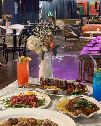 A cover of "vvv" cluster. The owner is novan. The cluster consists of 3 elements.