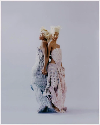 A cover of "SUN" cluster. The owner is monanis. The cluster consists of 114 elements.