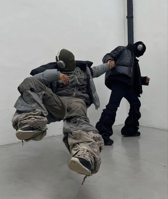 A cover of "Mischief" cluster. The owner is liankoen. The cluster consists of 71 elements.