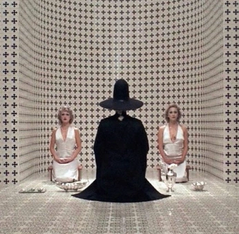 A cover of "Ciné &" cluster. The owner is mile1away. The cluster description is "Cinema and images tjat should be Cinema.  ". The cluster consists of 11 elements.