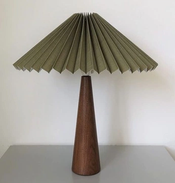 A cover of "haus" cluster. The owner is byhand. The cluster consists of 4 elements.