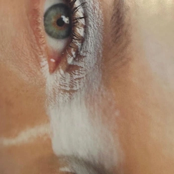 A cover of "Look" cluster. The owner is kiviuq. The cluster consists of 100 elements.