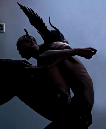 A cover of "Windows" cluster. The owner is klips.x. The cluster description is "Scene/Composition Inspo". The cluster consists of 6 elements.