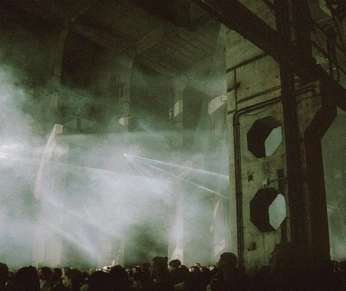 A cover of "Foto evento en vivo" cluster. The owner is eib.nc. The cluster consists of 50 elements.