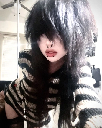 A cover of "EMO SCENE" cluster. The owner is 9thmusi. The cluster consists of 116 elements.