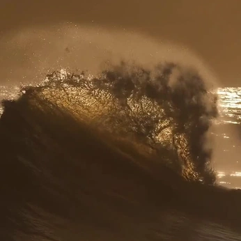 A cover of "Escapism" cluster. The owner is cosmiccurated. The cluster consists of 37 elements.