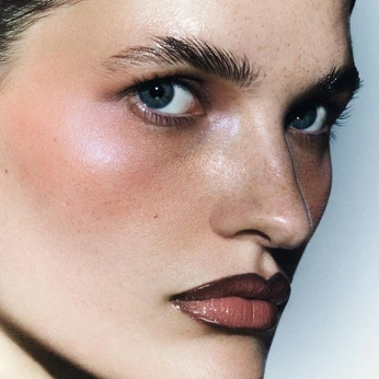 A cover of "editorial" cluster. The owner is ixchelradbruch. The cluster consists of 12 elements.