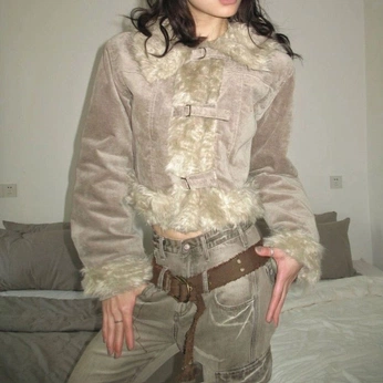 A cover of "La Moda" cluster. The owner is silvervalkyrie. The cluster consists of 956 elements.