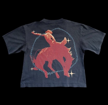 A cover of "roupas" cluster. The owner is thiagoaguilera. The cluster consists of 27 elements.