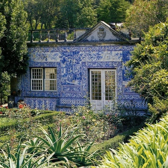 A cover of "Cottage" cluster. The owner is nsc90. The cluster consists of 72 elements.