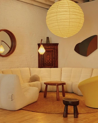 A cover of "at home" cluster. The owner is eliseis. The cluster consists of 14 elements.