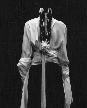 A cover of "Bl" cluster. The owner is vnaclr. The cluster consists of 2 elements.