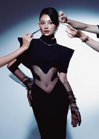 A cover of "jamyla" cluster. The owner is carolinwonder. The cluster consists of 2 elements.