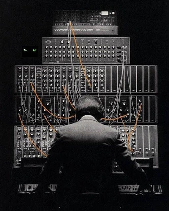 A cover of "Rave New World" cluster. The owner is axontwin. The cluster consists of 113 elements.