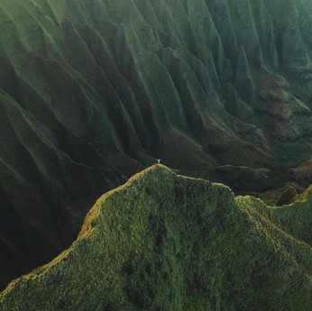 A cover of "Earth" cluster. The owner is trishughes. The cluster consists of 16 elements.