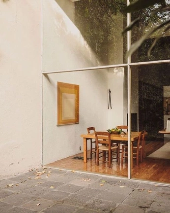 A cover of "Casa - Livingroom" cluster. The owner is versilia. The cluster consists of 1 element.