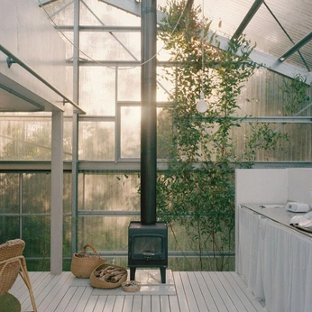 A cover of "solarium" cluster. The owner is malarie. The cluster consists of 14 elements.