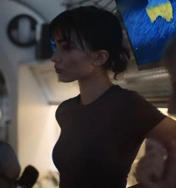 A cover of "portraits" cluster. The owner is pennymae. The cluster consists of 123 elements.