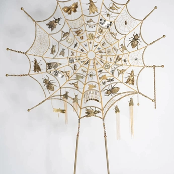 A cover of "★" cluster. The owner is weirdprotea. The cluster description is "sculptures, paintings, digital art, poetry...". The cluster consists of 72 elements.