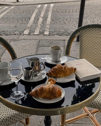 A cover of "Paris inspo" cluster. The owner is behindthescene. The cluster consists of 2 elements.