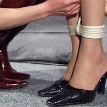 A cover of "feminine edge" cluster. The owner is carolinesoulier. The cluster consists of 93 elements.