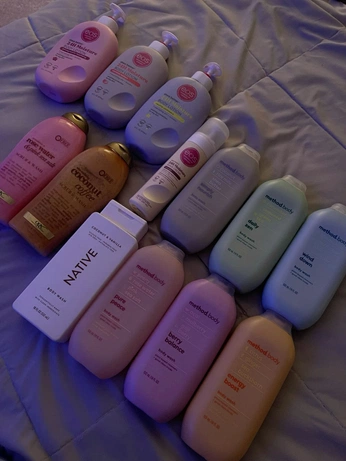 A cover of "🧼Shower/body care🌧️" cluster. The owner is cheis. The cluster consists of 7 elements.